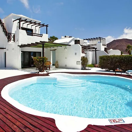 Holiday Villas Kamezi Playa Blanca Ace03034 Oyf Сasa de vacaciones *